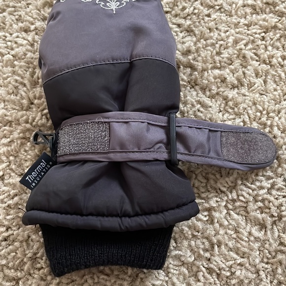 Girls Mittens - Picture 5 of 6